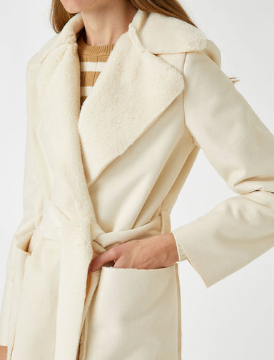 Women's Fur Collar Belted Coat in Cream