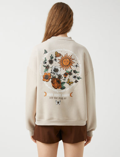 Women's Crew Neck Graphic Sweathirt in Beige