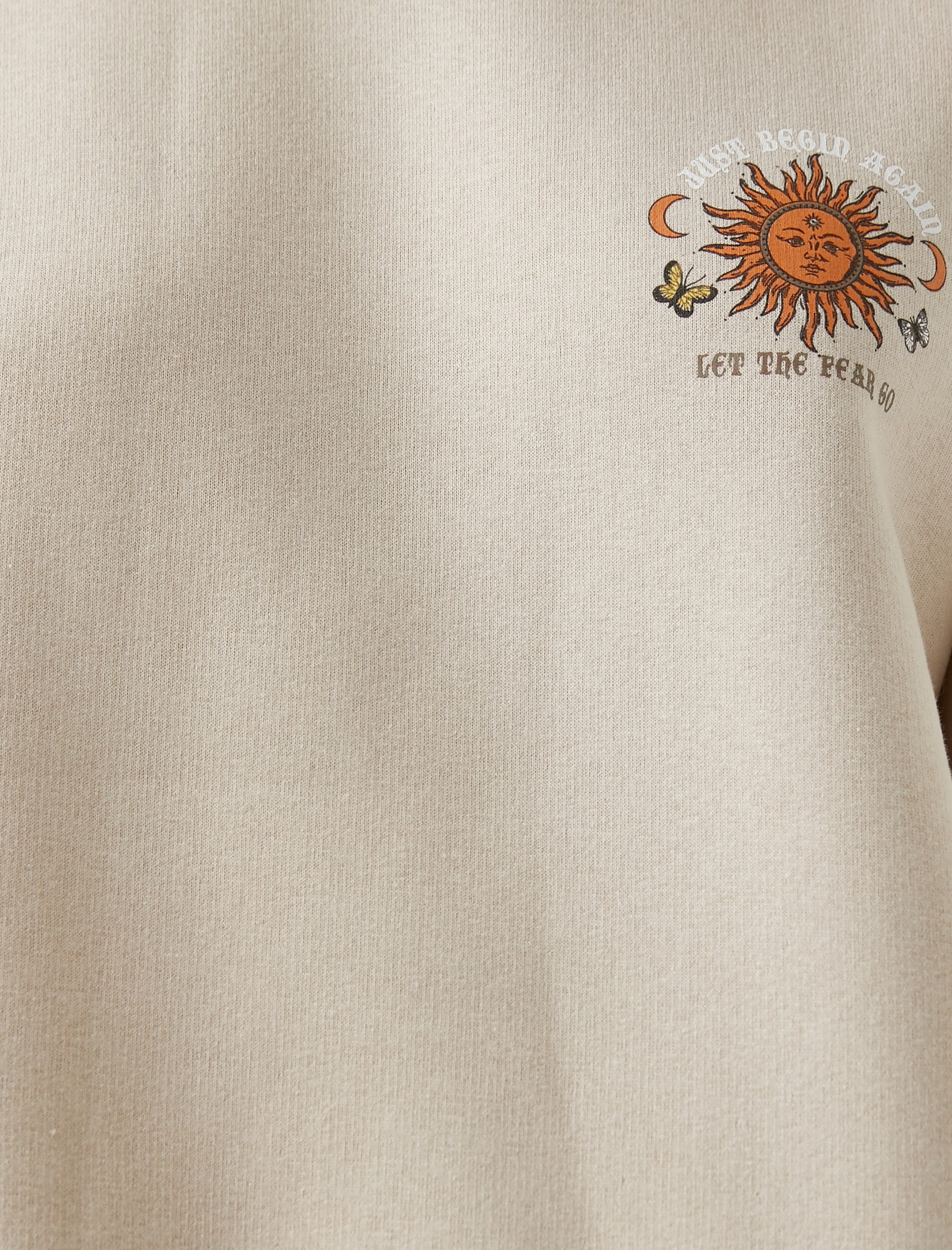 Women's Crew Neck Graphic Sweathirt in Beige