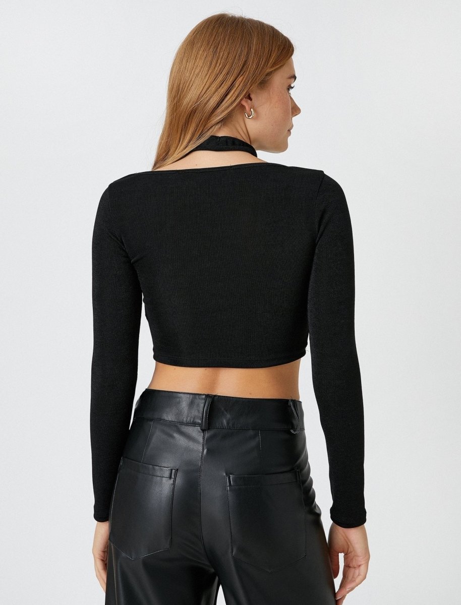 Chest Cut Out Crop Top in Black