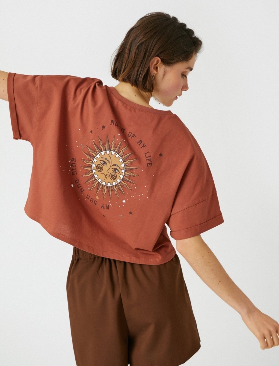 Cropped Sun Graphic in Brown - Usolo Outfitters-KOTON
