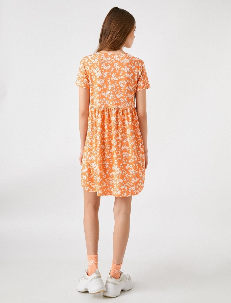 Mini robe t-shirt à fleurs en orange - Usolo Outfitters-KOTON