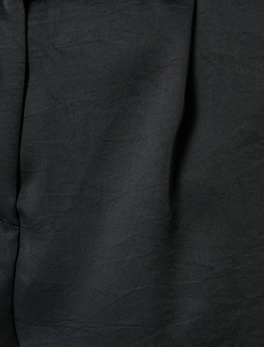 Short 7" avec ceinture au look naturel en noir - Usolo Outfitters-KOTON