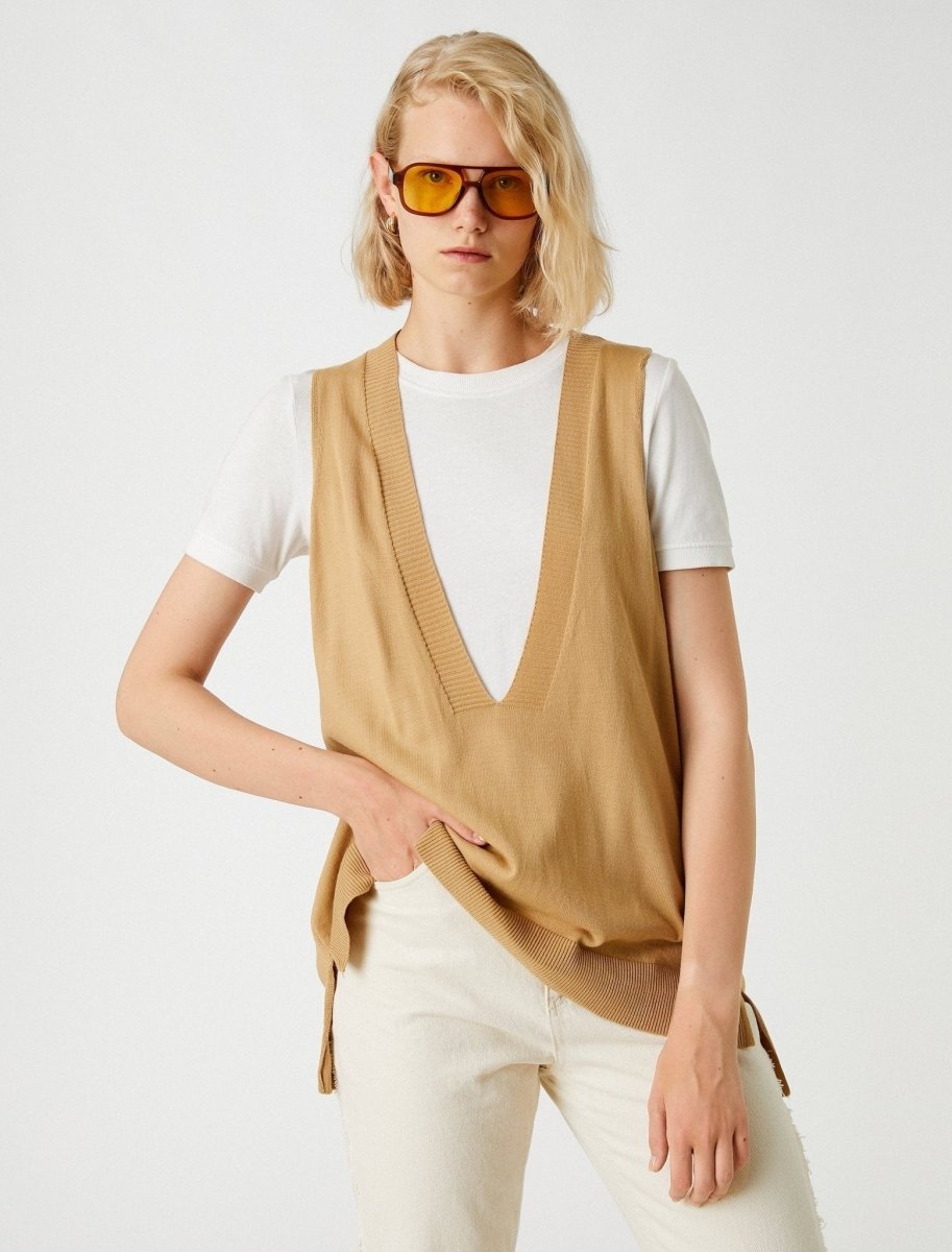 Oversized Sweater Vest in Camel - Usolo Outfitters-KOTON