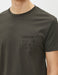 T-shirt à imprimé de poche en olive foncé - Usolo Outfitters-KOTON