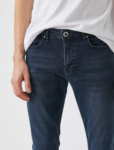 Pantalon Brad Jean coupe slim en bleu foncé délavé - Usolo Outfitters-KOTON