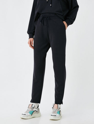 Pantalon de jogging doux en noir - Usolo Outfitters-KOTON