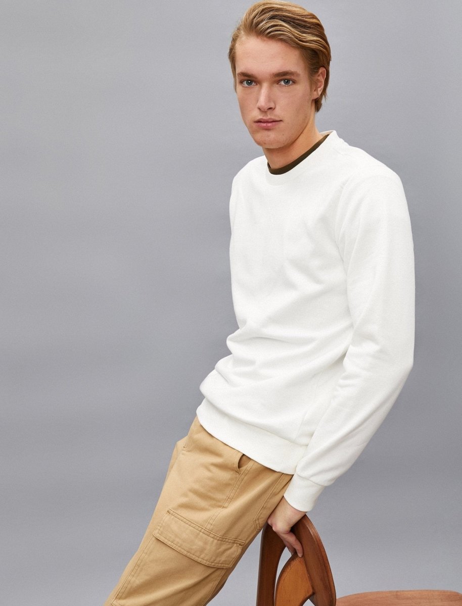 Solid Crew Neck Sweatshirt in White - Usolo Outfitters-KOTON