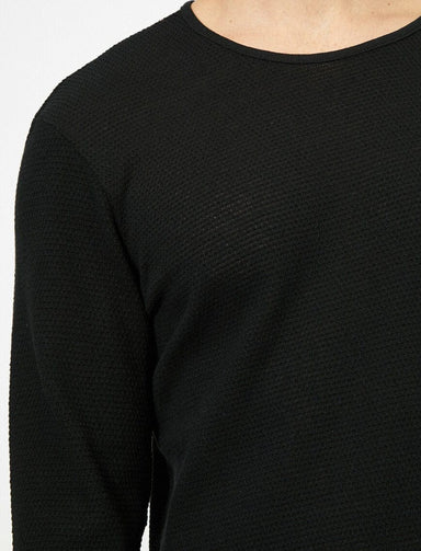 Pull à col rond texturé en noir - Usolo Outfitters-KOTON